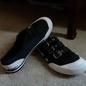 Cuteies than never got any love;)